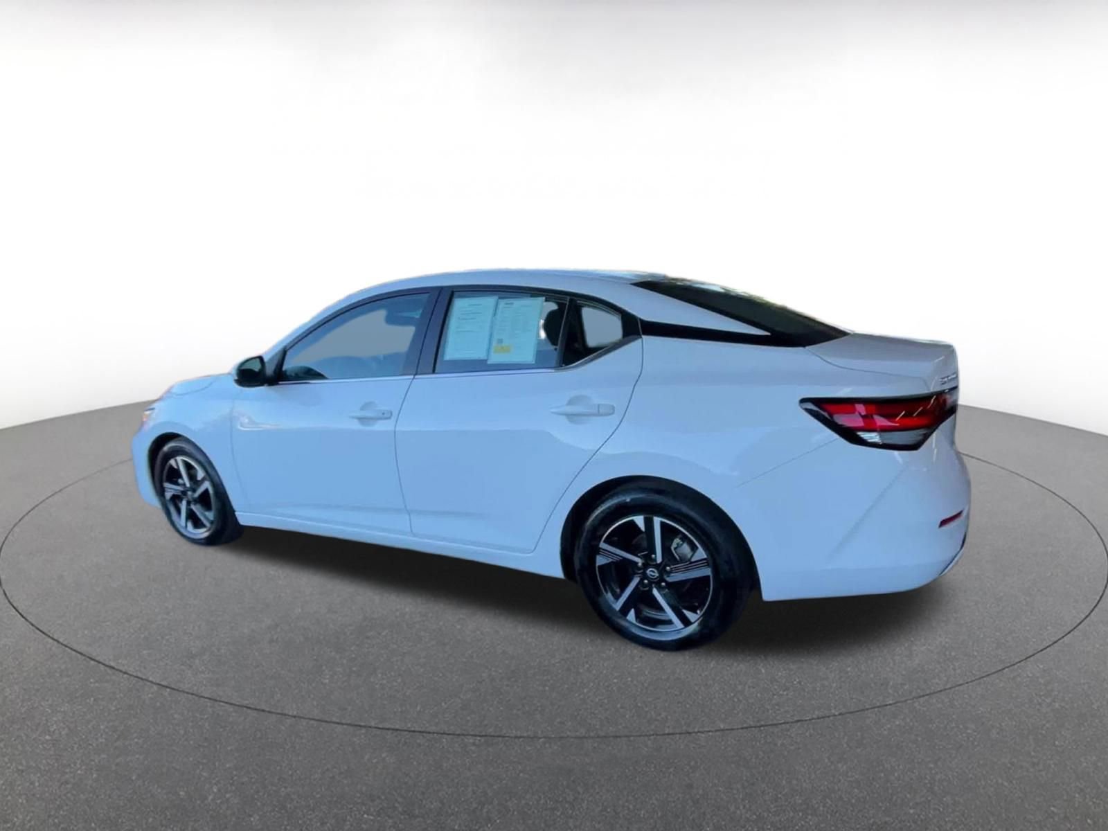 Used 2025 Nissan Sentra SV image 10