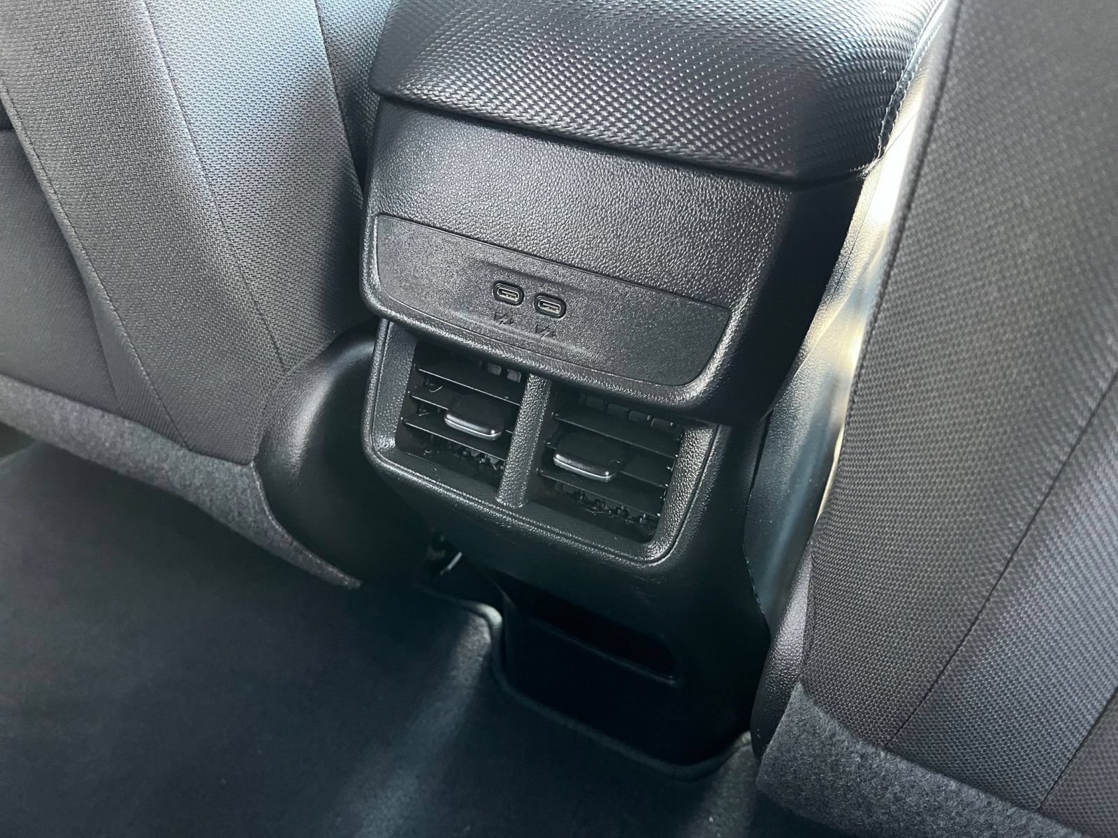 Used 2025 Chevrolet Equinox LT FWD image 25