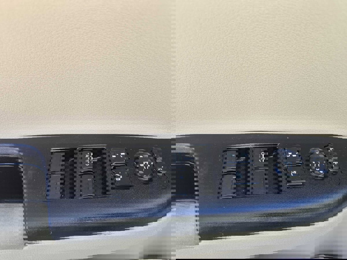 Used 2017 Honda Accord LX image 12