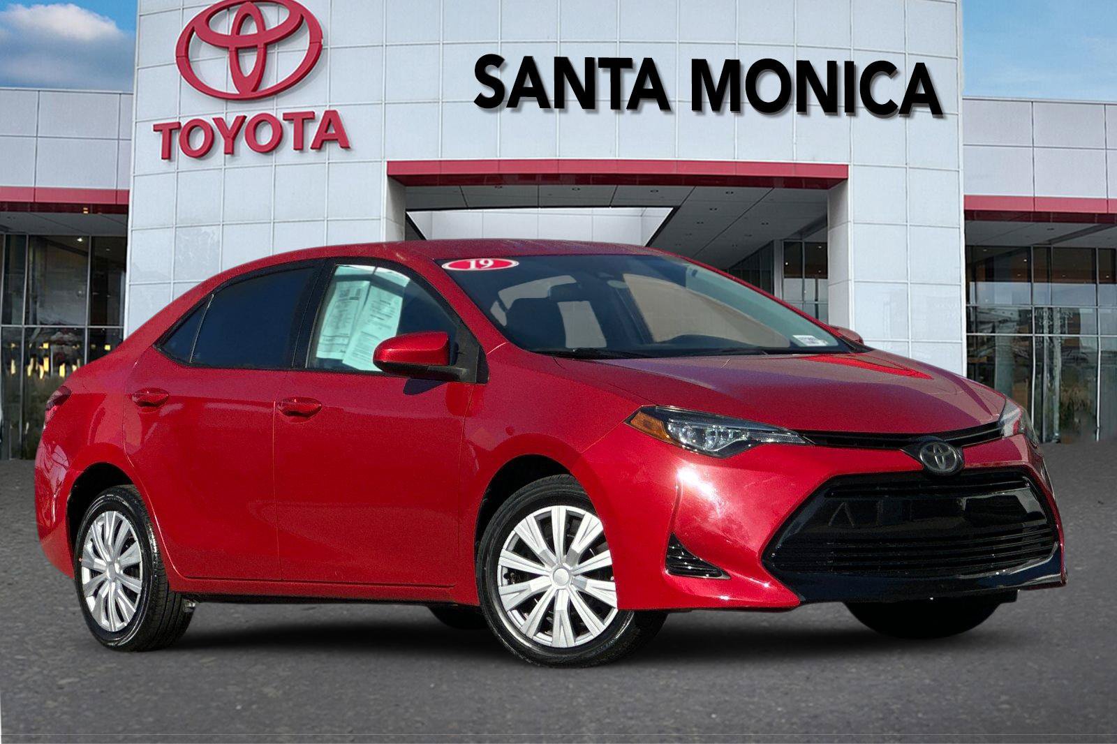 Used 2019 Toyota Corolla LE w/ Carpet Mat Package (TMS) FWD image 2