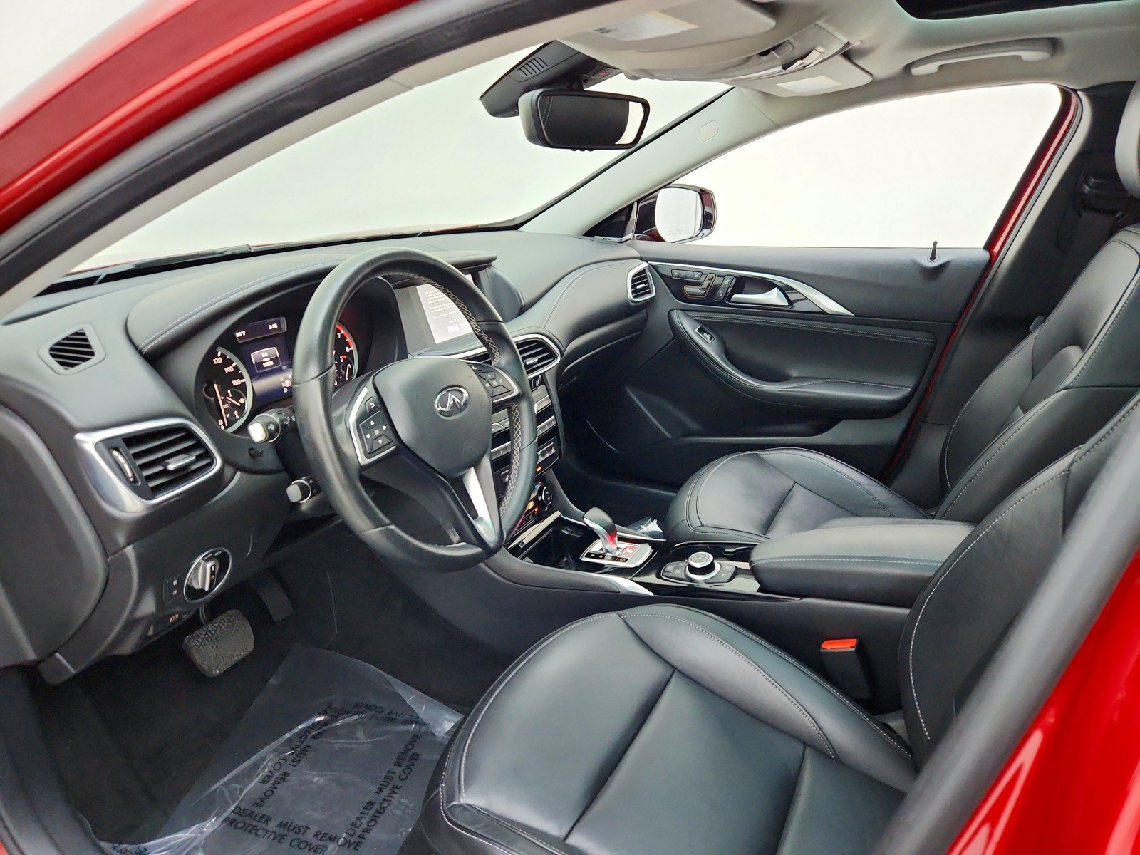 Used 2019 INFINITI QX30 w/ Cargo Package FWD image 16
