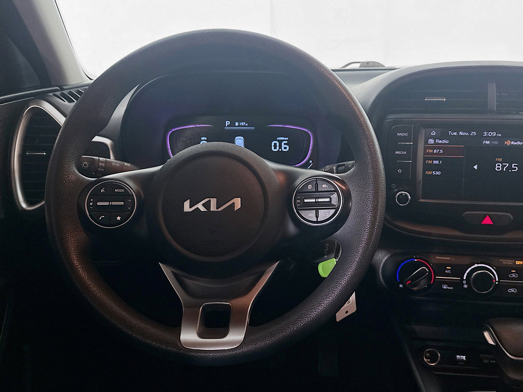 Used 2024 Kia Soul LX image 17