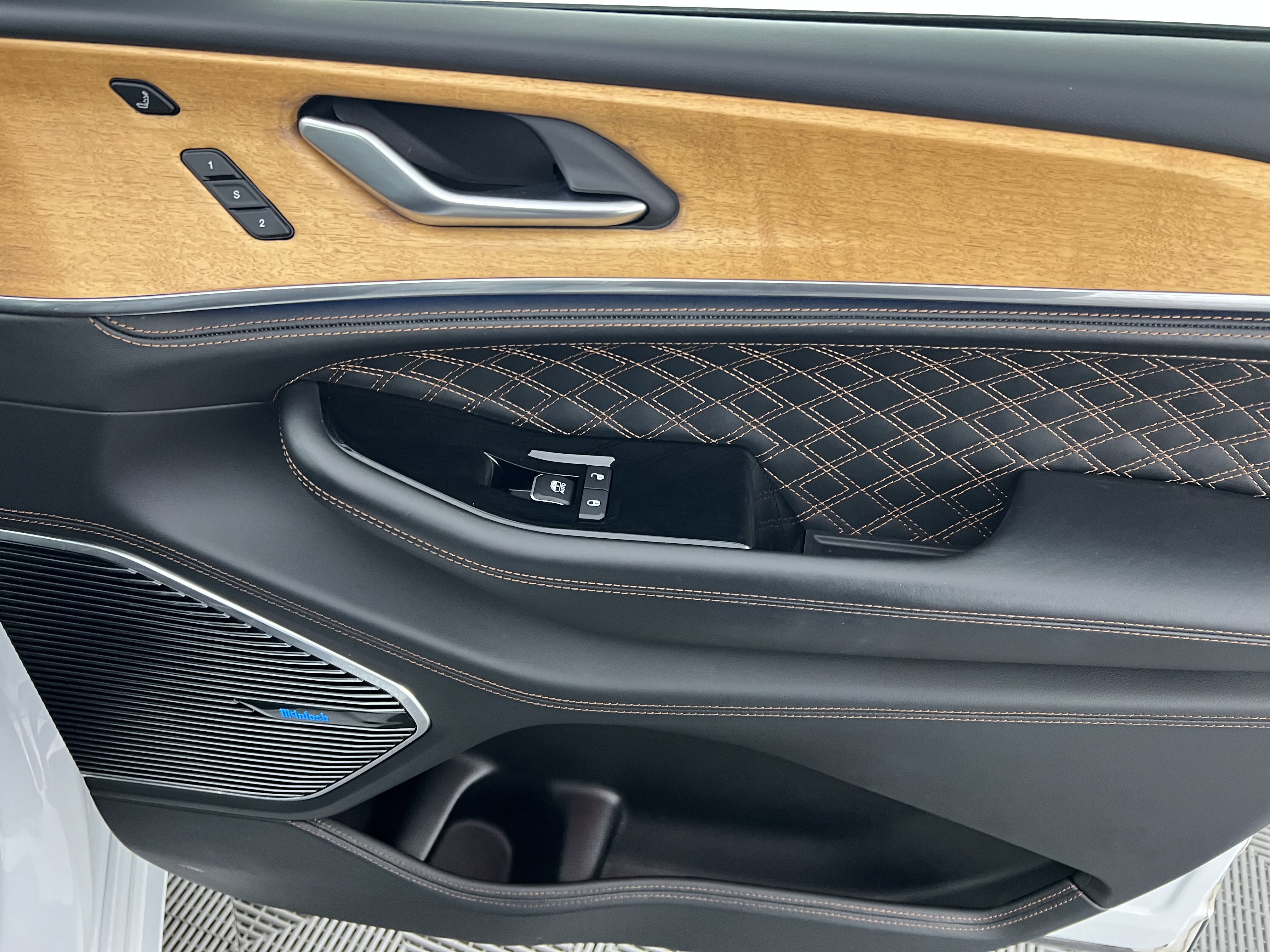 Used 2021 Jeep Grand Cherokee L Summit image 27