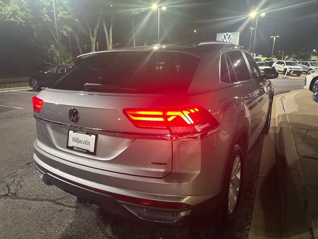 Used 2023 Volkswagen Atlas Cross Sport SE AWD/4WD image 6