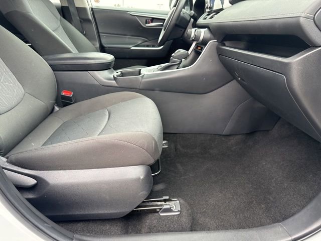 Used 2025 Toyota RAV4 XLE image 18
