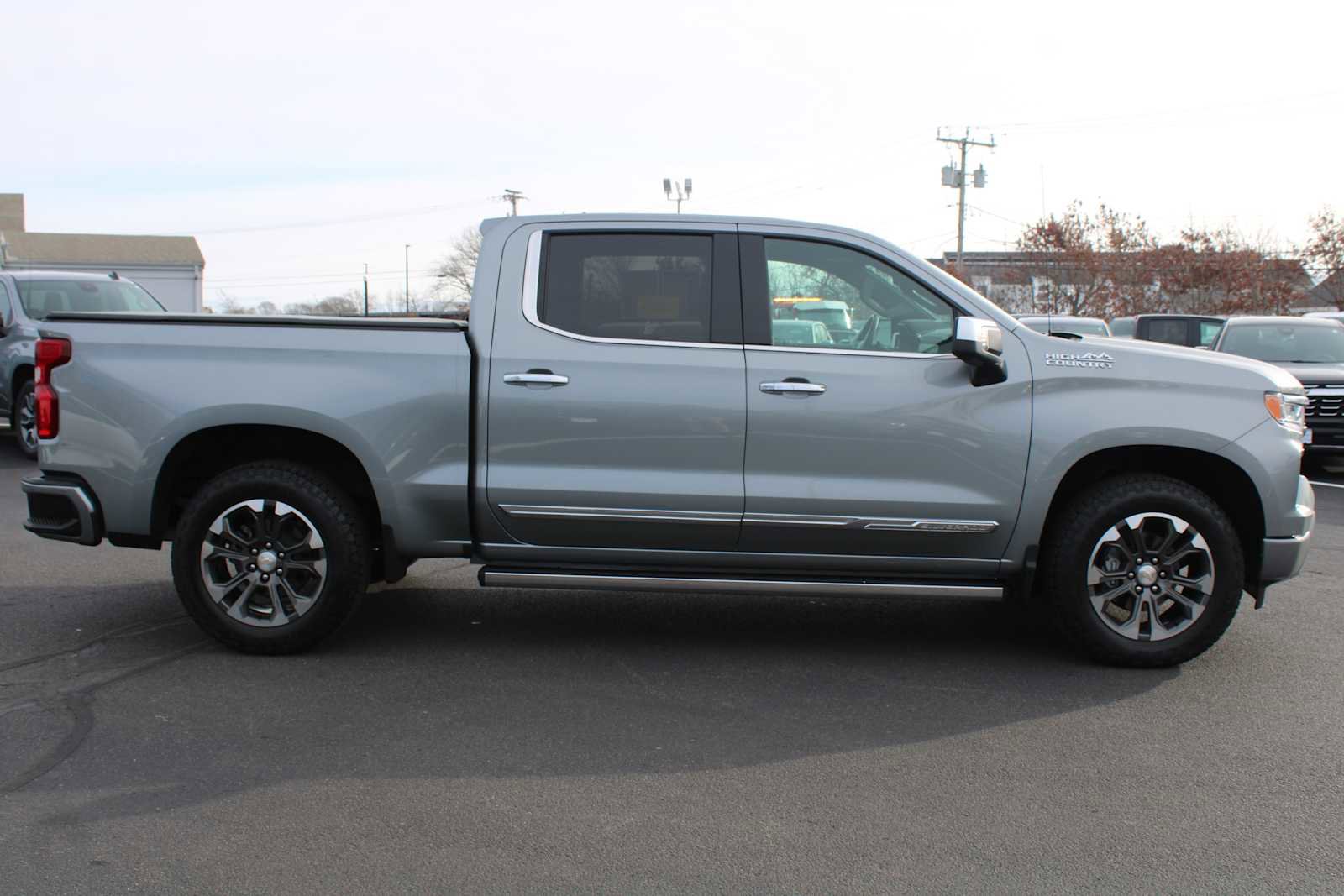 Certified 2024 Chevrolet Silverado 1500 High Country w/ Technology Package image 8