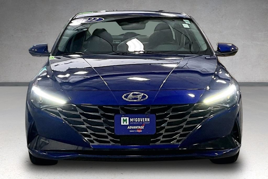 Used 2022 Hyundai Elantra Limited w/ Cargo Package FWD image 2
