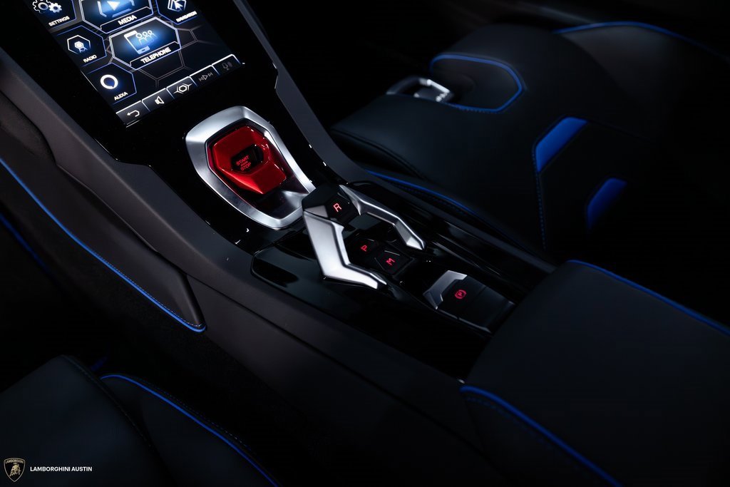 Used 2021 Lamborghini Huracan EVO image 31