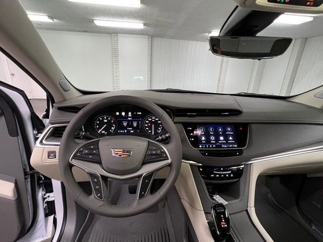 New 2026 Cadillac XT5 Premium Luxury w/ LPO, Floor Liner Package AWD/4WD image 16