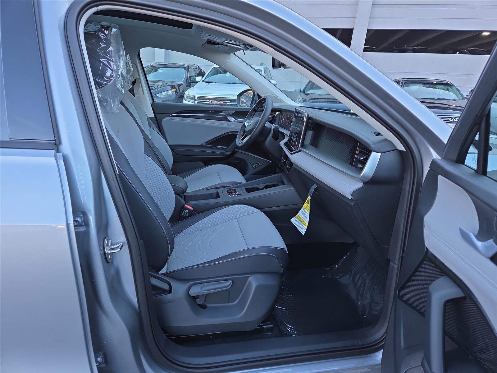 New 2026 Volkswagen Tiguan SE image 28