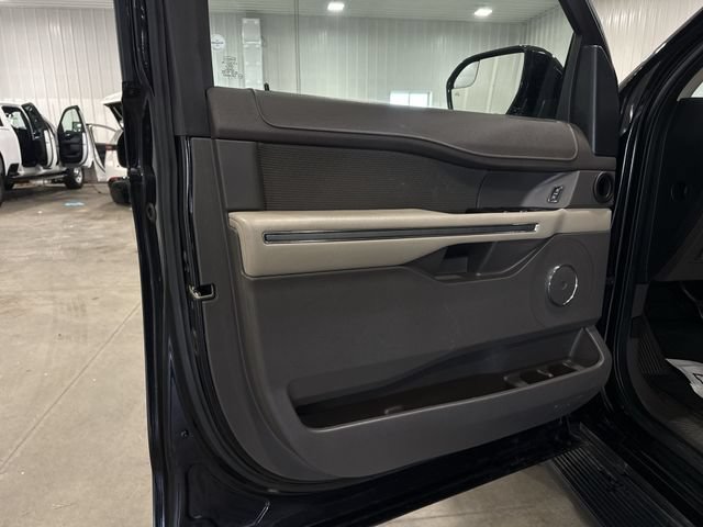 Used 2019 Ford Expedition XLT AWD/4WD image 24