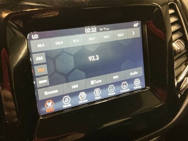 Used 2021 Jeep Compass Latitude image 24