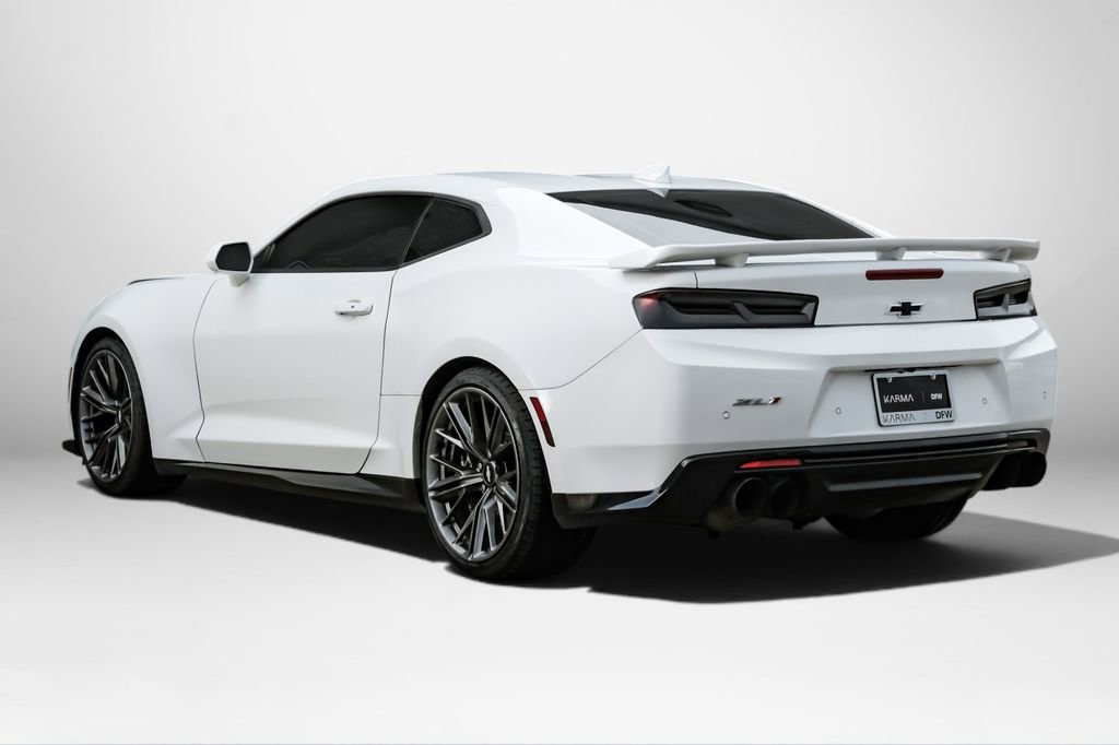 Used 2018 Chevrolet Camaro ZL1 RWD image 8
