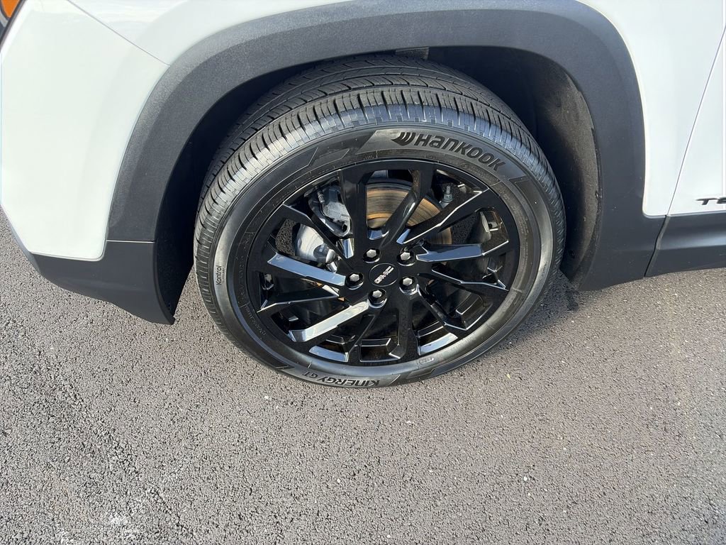 Used 2023 GMC Terrain SLT w/ Elevation Edition image 10