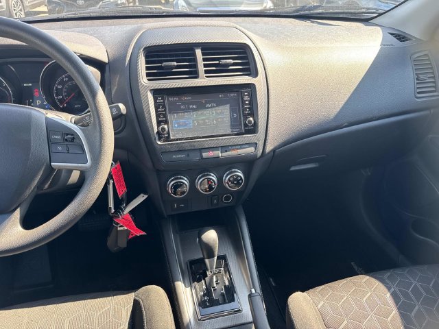 Used 2025 Mitsubishi Outlander Sport AWD image 20