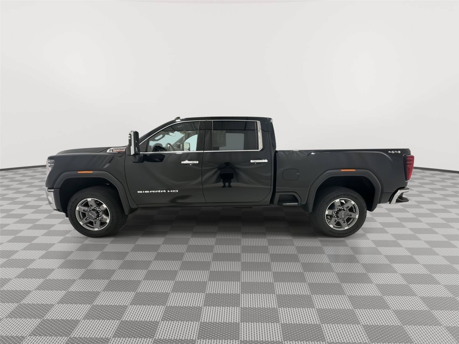 Used 2026 GMC Sierra 2500 SLT w/ SLT Convenience Package AWD/4WD image 2