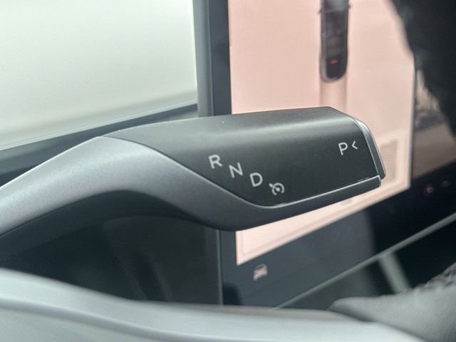 Used 2021 Tesla Model Y Long Range image 16
