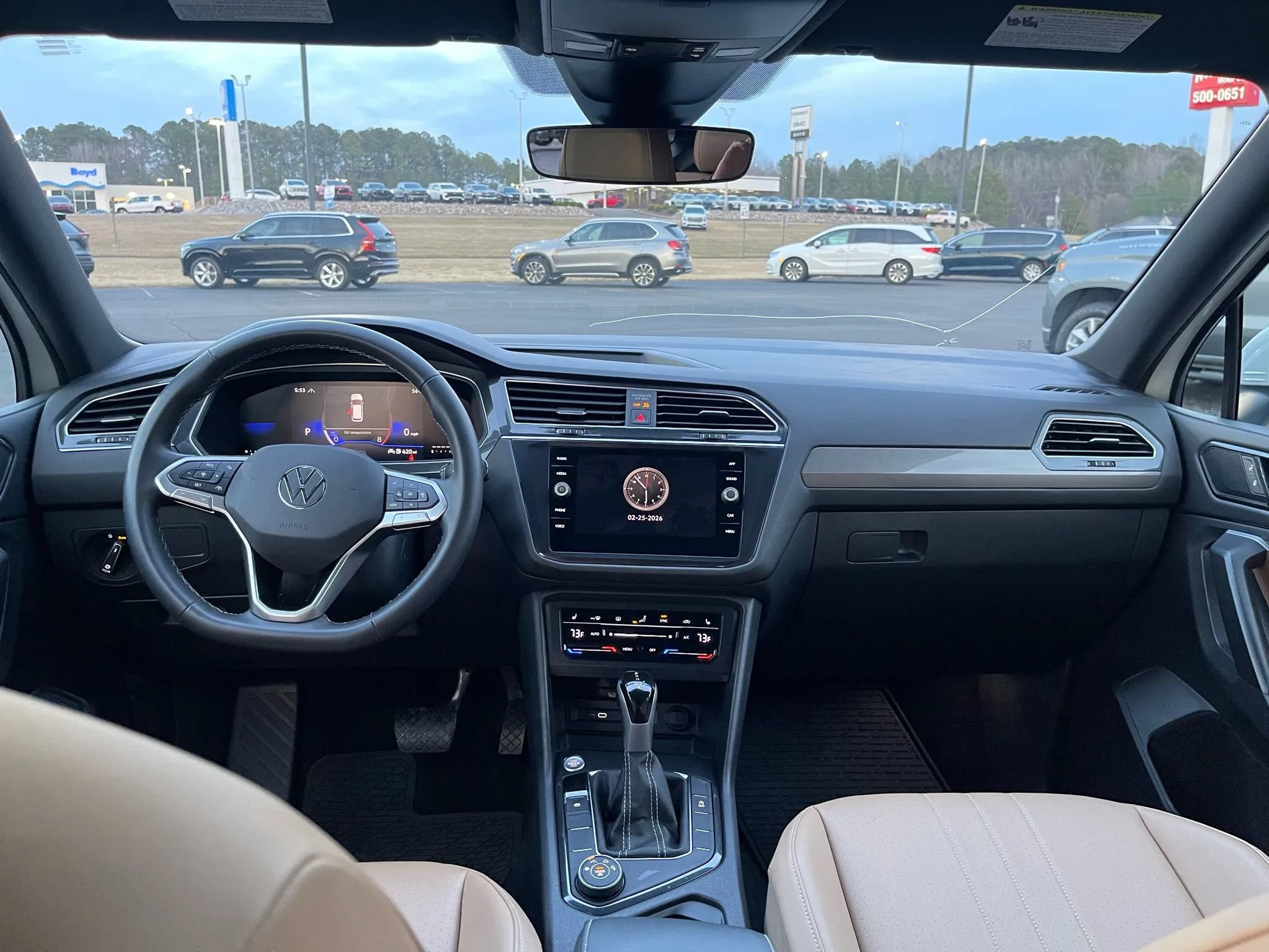 Used 2024 Volkswagen Tiguan SE AWD/4WD image 16