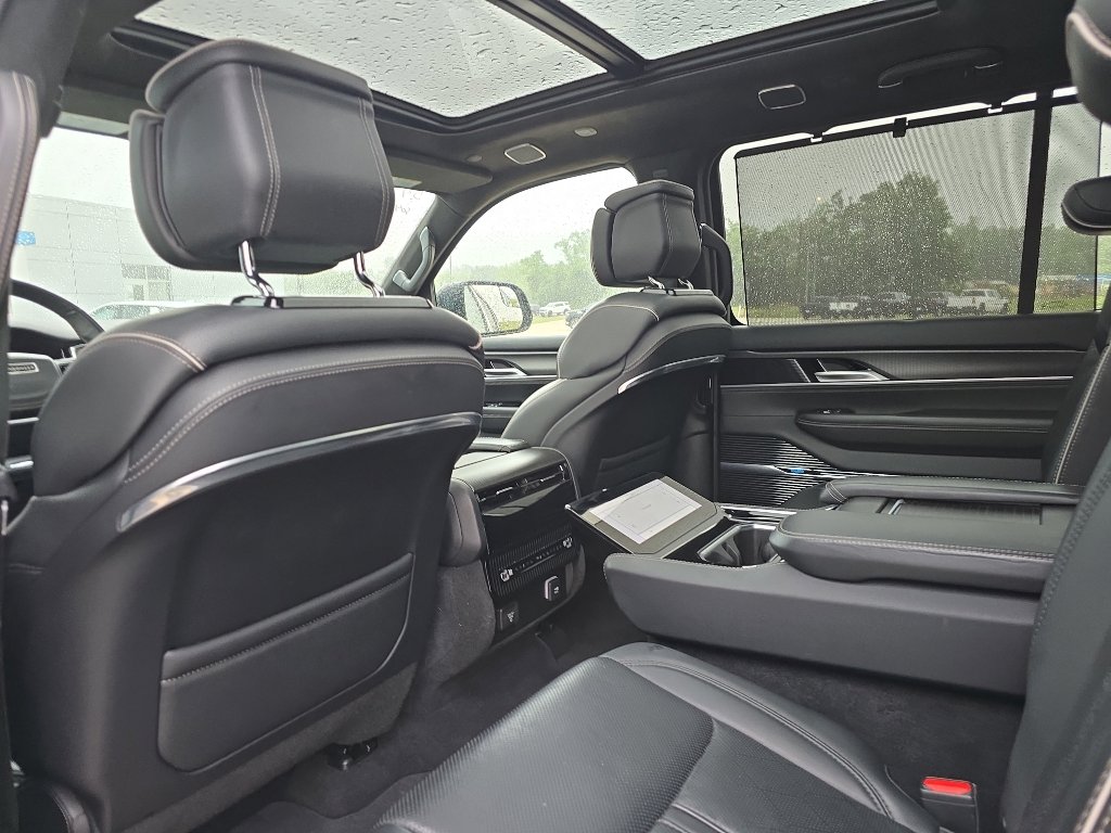 Used 2024 Jeep Grand Wagoneer L Series II w/ Quick Order Packagew 28T AWD/4WD image 15
