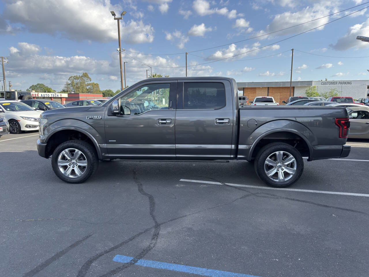 Used 2015 Ford F150 Platinum w/ Equipment Group 701A Luxury AWD/4WD image 6