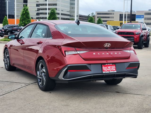Used 2025 Hyundai Elantra SEL FWD image 7