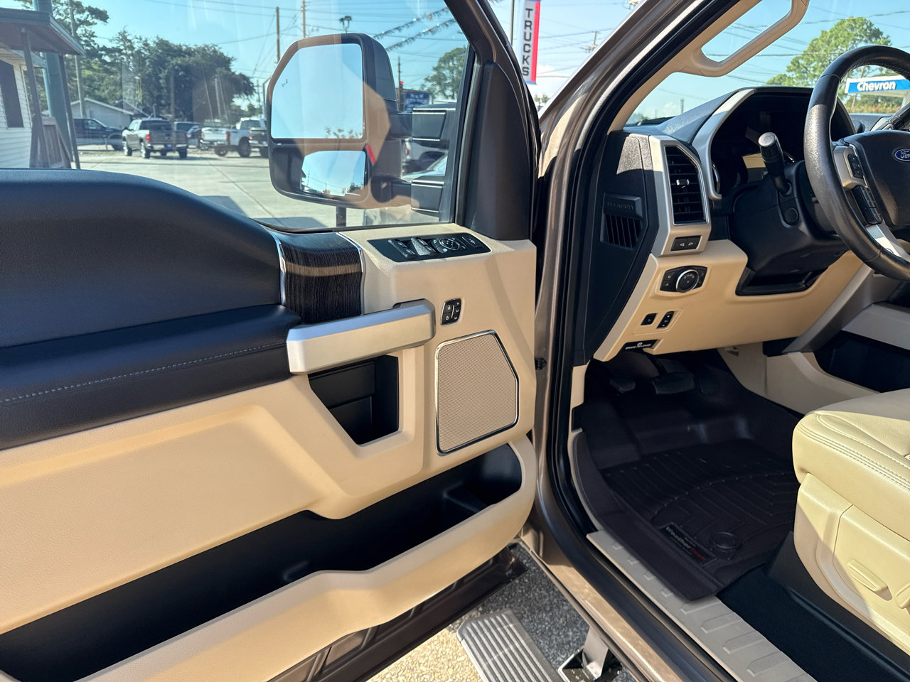 Used 2020 Ford F250 Lariat w/ Lariat Ultimate Package image 19