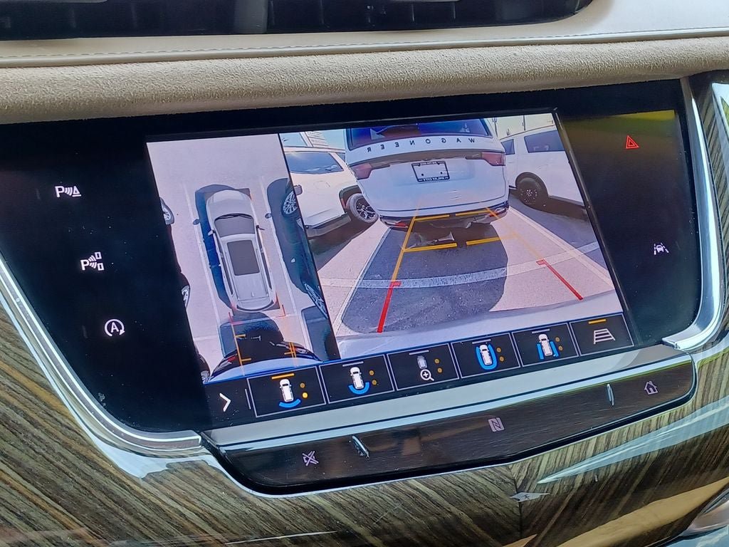 Used 2020 Cadillac XT6 Premium Luxury w/ Platinum Package AWD/4WD image 16