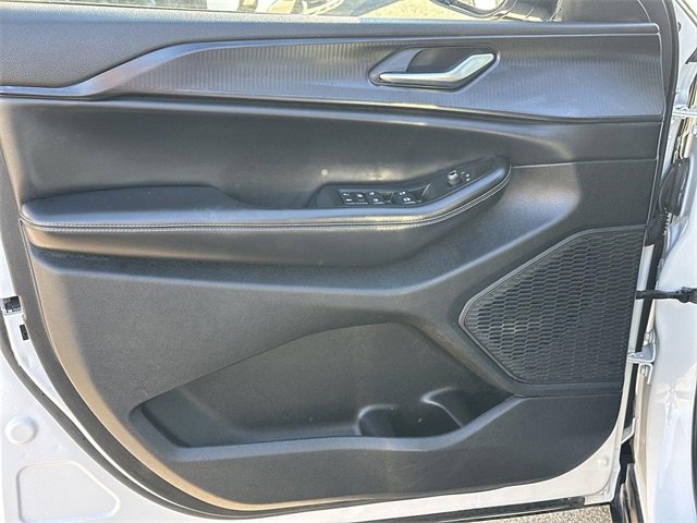 Used 2023 Jeep Grand Cherokee L Laredo image 20