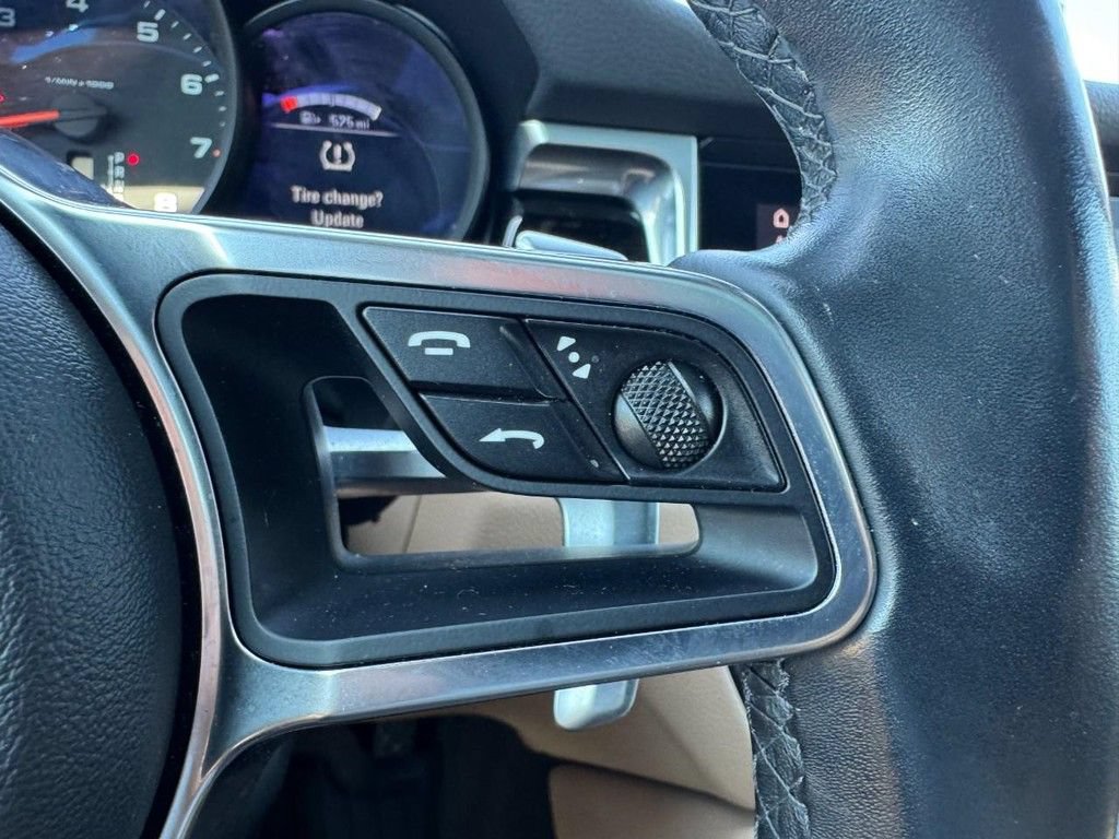 Used 2019 Porsche Macan AWD/4WD image 18