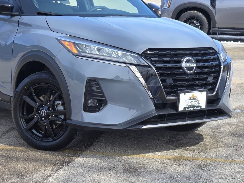 Used 2024 Nissan Kicks SR w/ SR Premium Package image 2