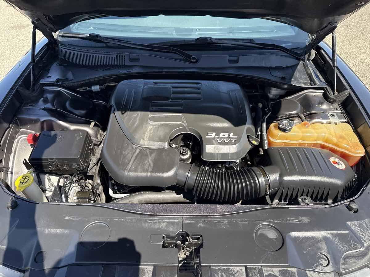 Used 2014 Dodge Charger SXT RWD image 26
