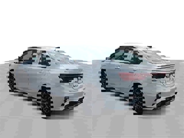 Used 2023 Kia Forte GT-Line image 7