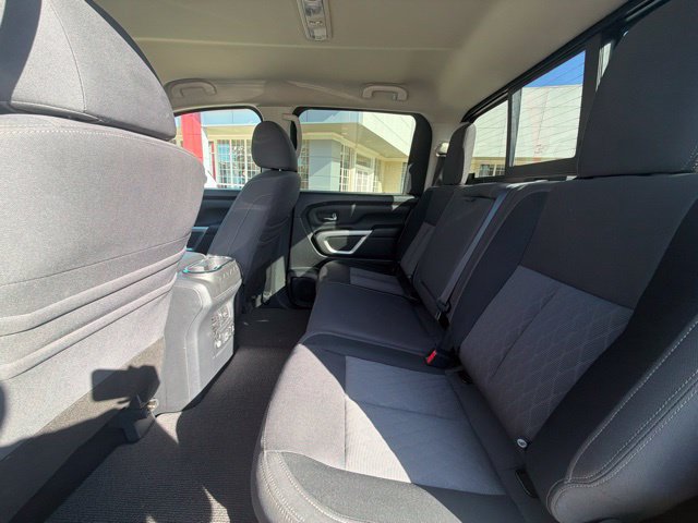 Used 2020 Nissan Titan SV w/ SV Convenience Package RWD image 12