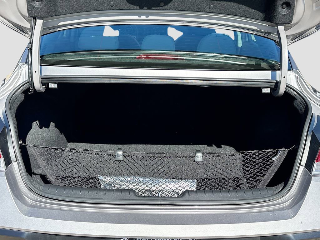 Used 2025 Hyundai Elantra Limited image 28