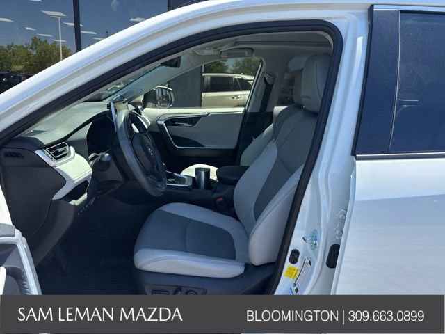 Used 2019 Toyota RAV4 Limited w/ Advanced Technology Package AWD/4WD image 3