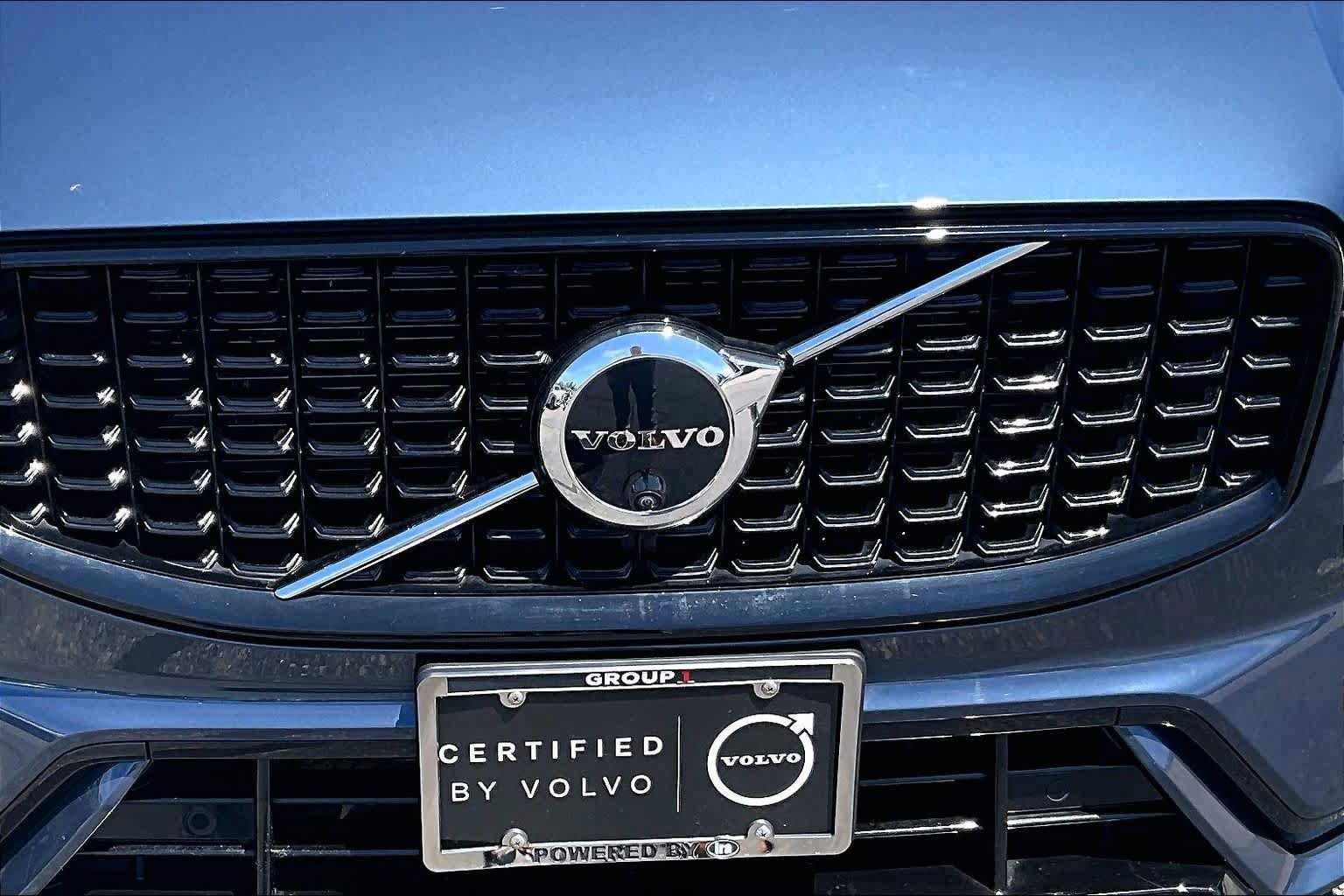 Used 2025 Volvo XC60 B5 Plus AWD/4WD image 32