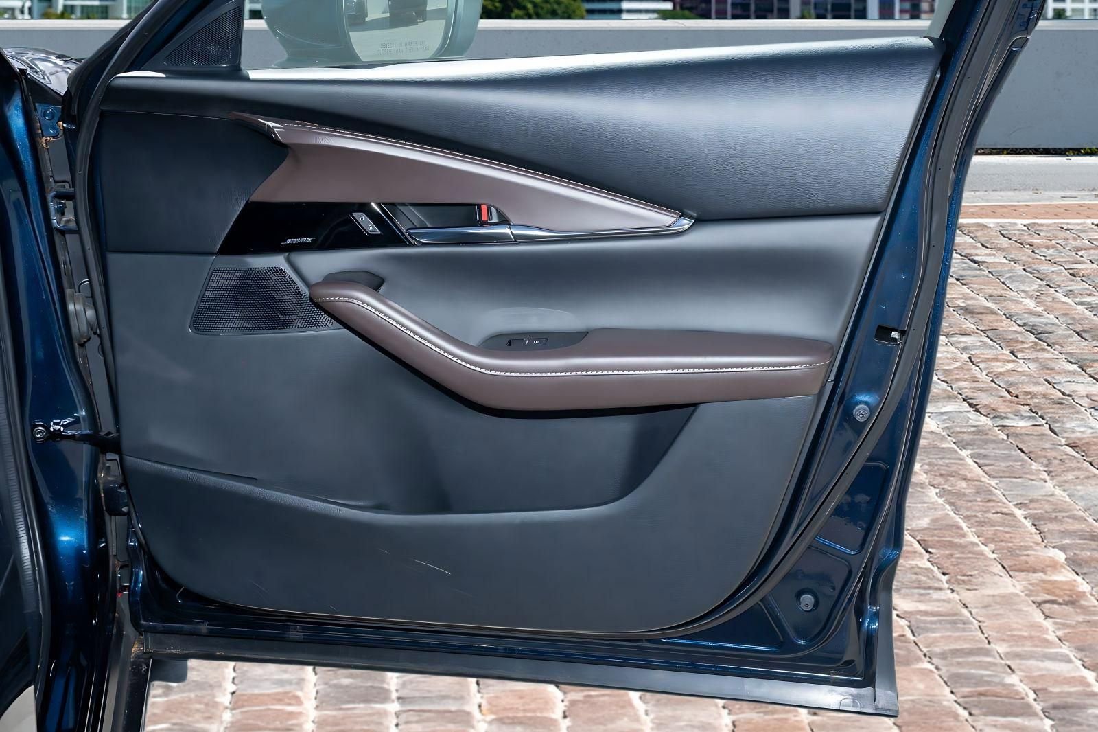 Used 2023 MAZDA CX-30 AWD 2.5 S w/ Premium Package image 13