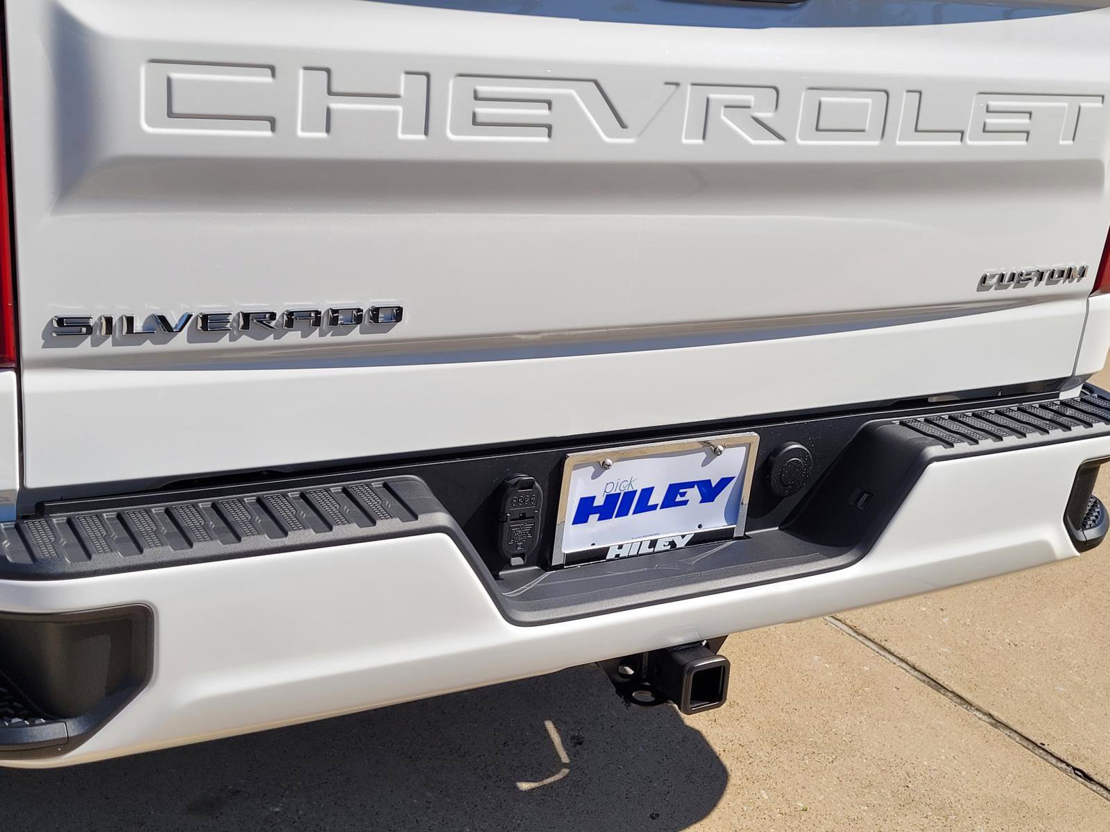 New 2026 Chevrolet Silverado 1500 Custom AWD/4WD image 4