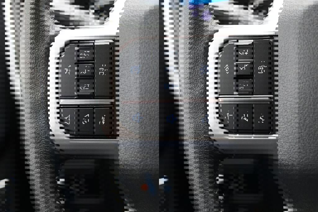 Used 2024 Ford Expedition XLT image 18