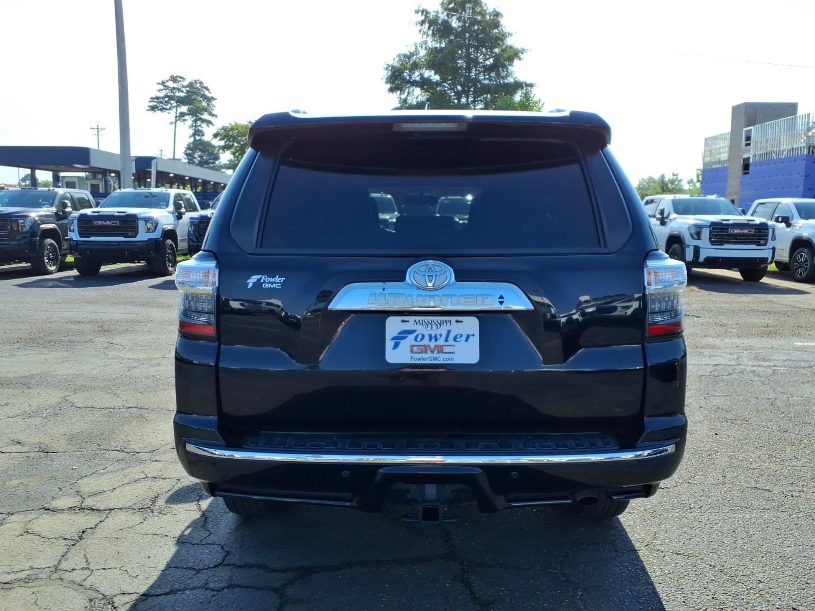 Used 2016 Toyota 4Runner Limited AWD/4WD image 4
