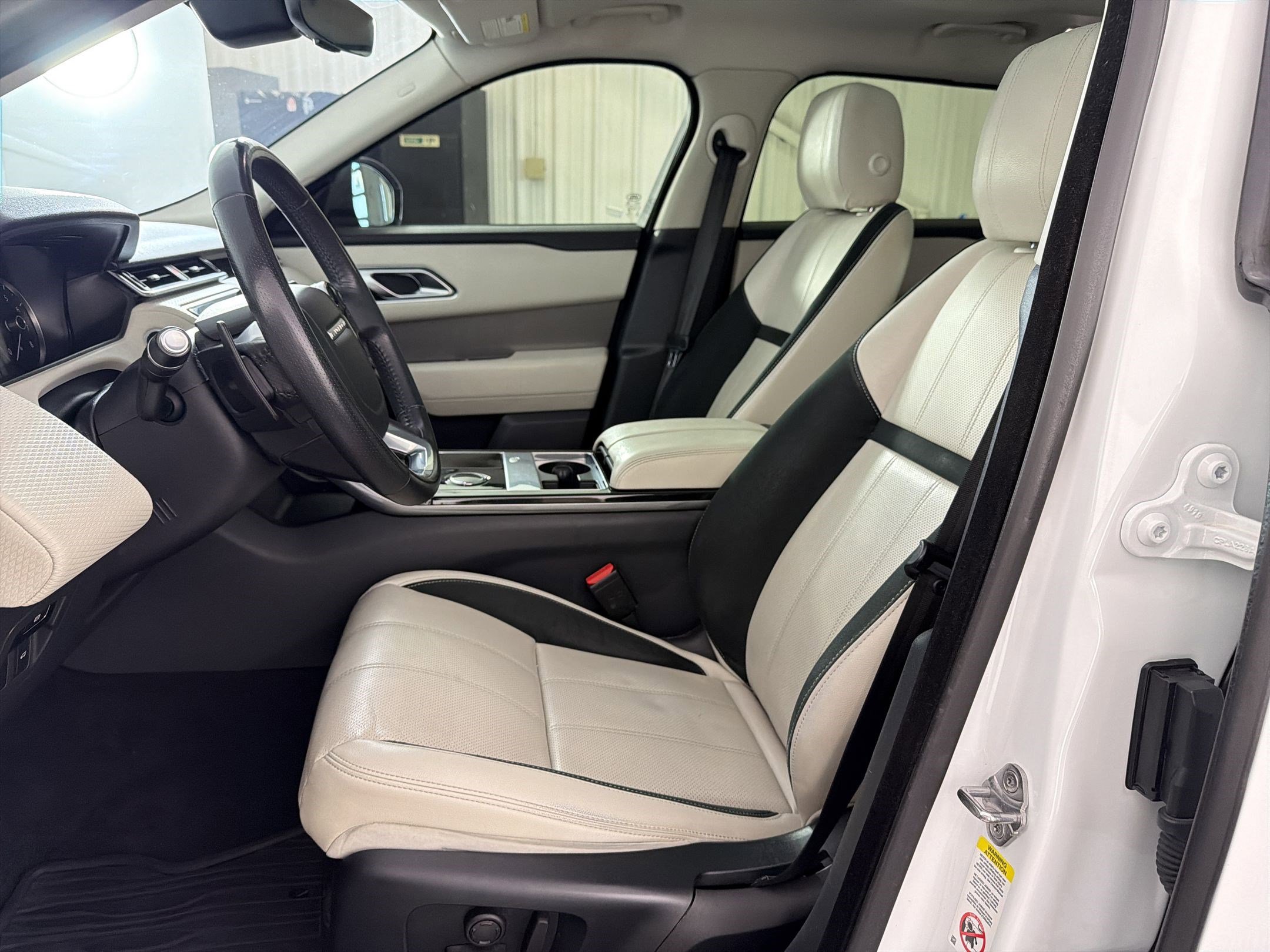 Used 2020 Land Rover Range Rover Velar S image 5