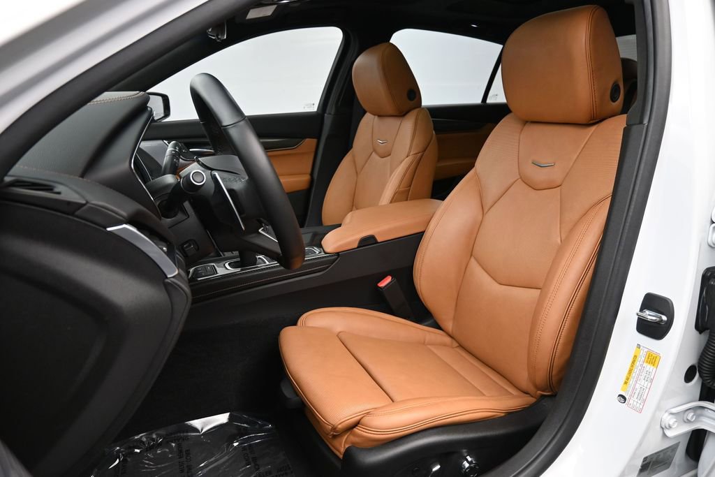 Used 2022 Cadillac CT5 V w/ Platinum Package RWD image 5