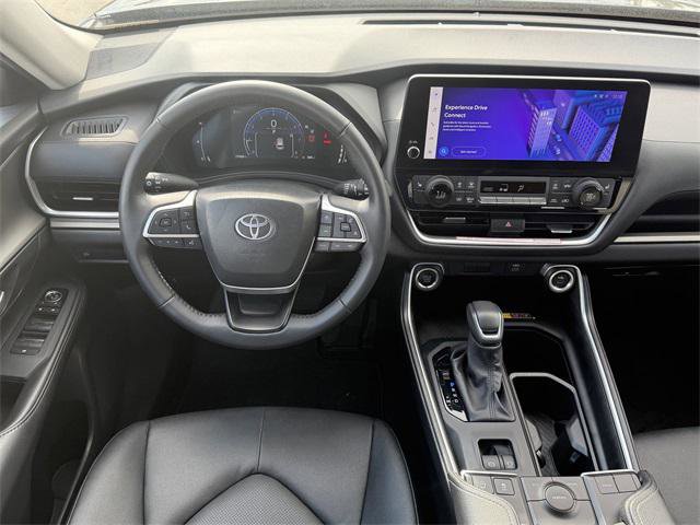 Certified 2025 Toyota Grand Highlander FWD image 11