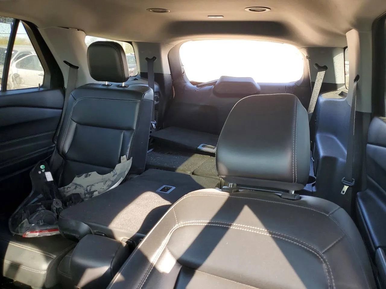 Used 2024 Ford Explorer XLT w/ Equipment Group 202A RWD image 10