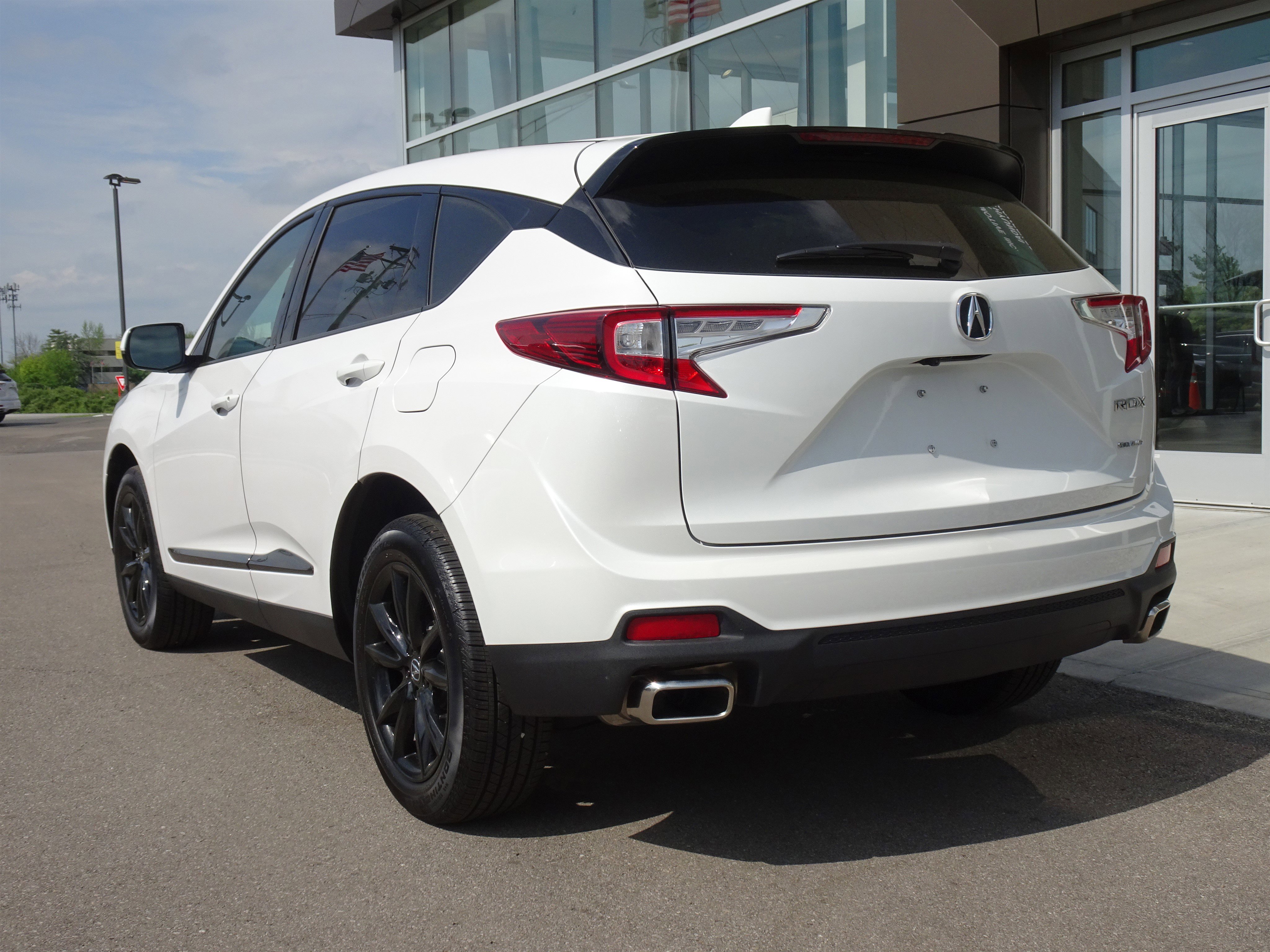 Used 2025 Acura RDX SH-AWD image 3