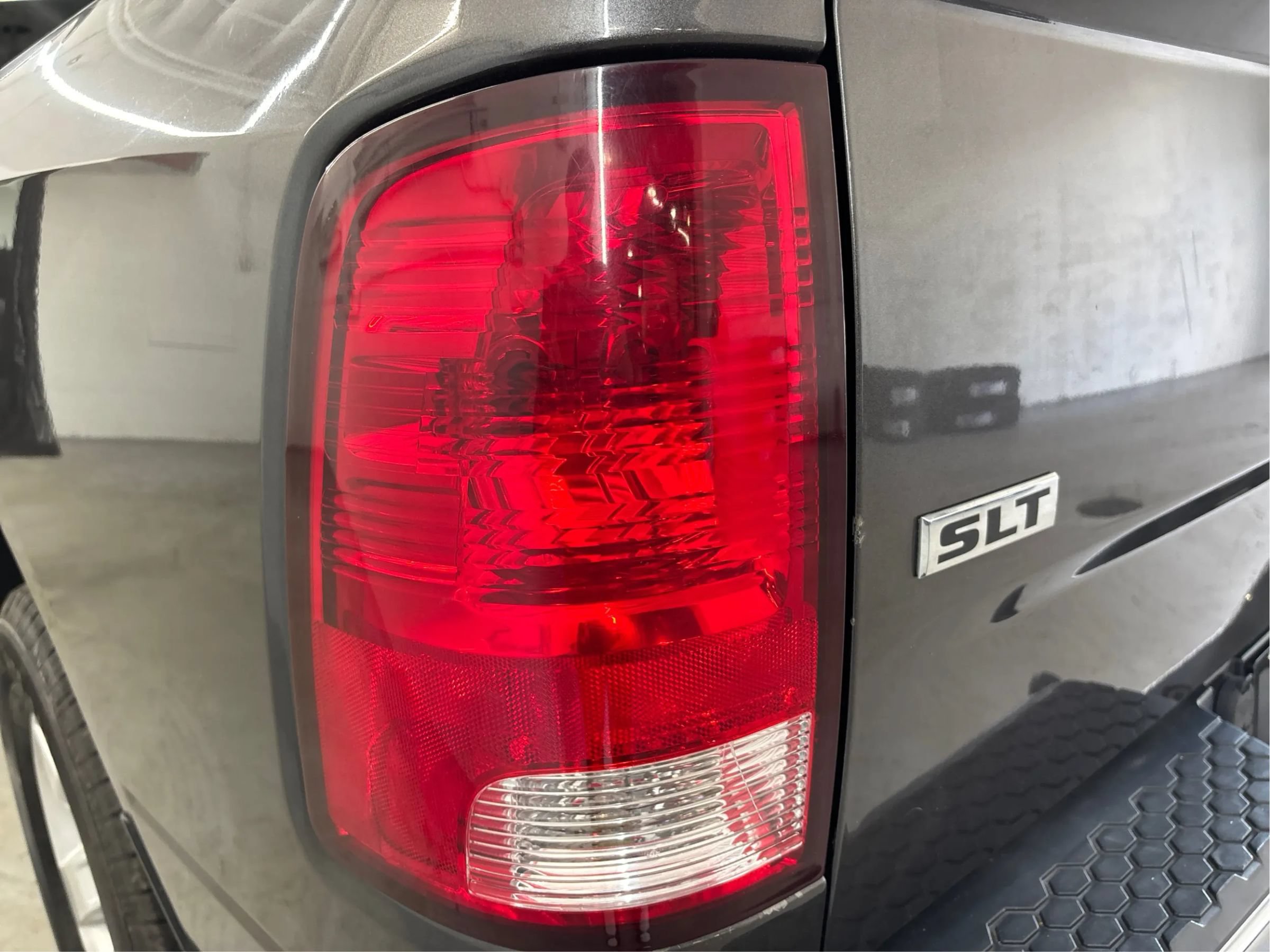 Used 2019 RAM 1500 Classic SLT w/ Luxury Group AWD/4WD image 32