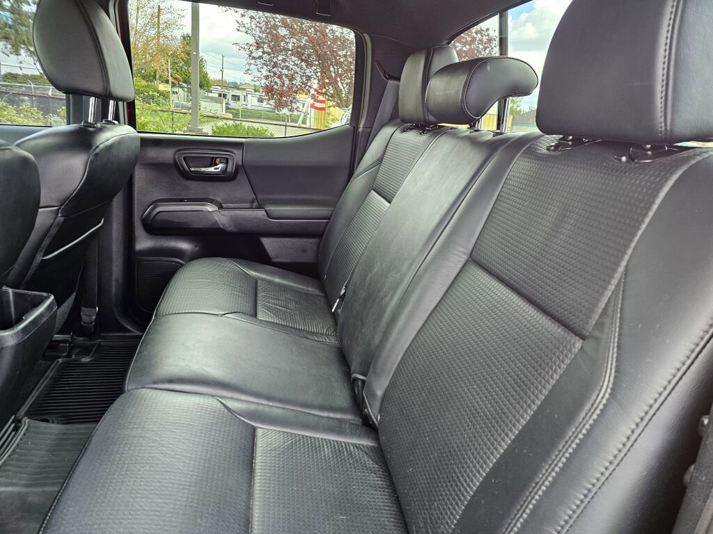 Used 2020 Toyota Tacoma TRD Off-Road w/ TRD Premium Off Road Package AWD/4WD image 22
