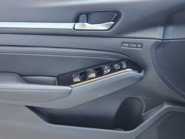 Used 2020 Nissan Altima 2.0 Platinum FWD image 24