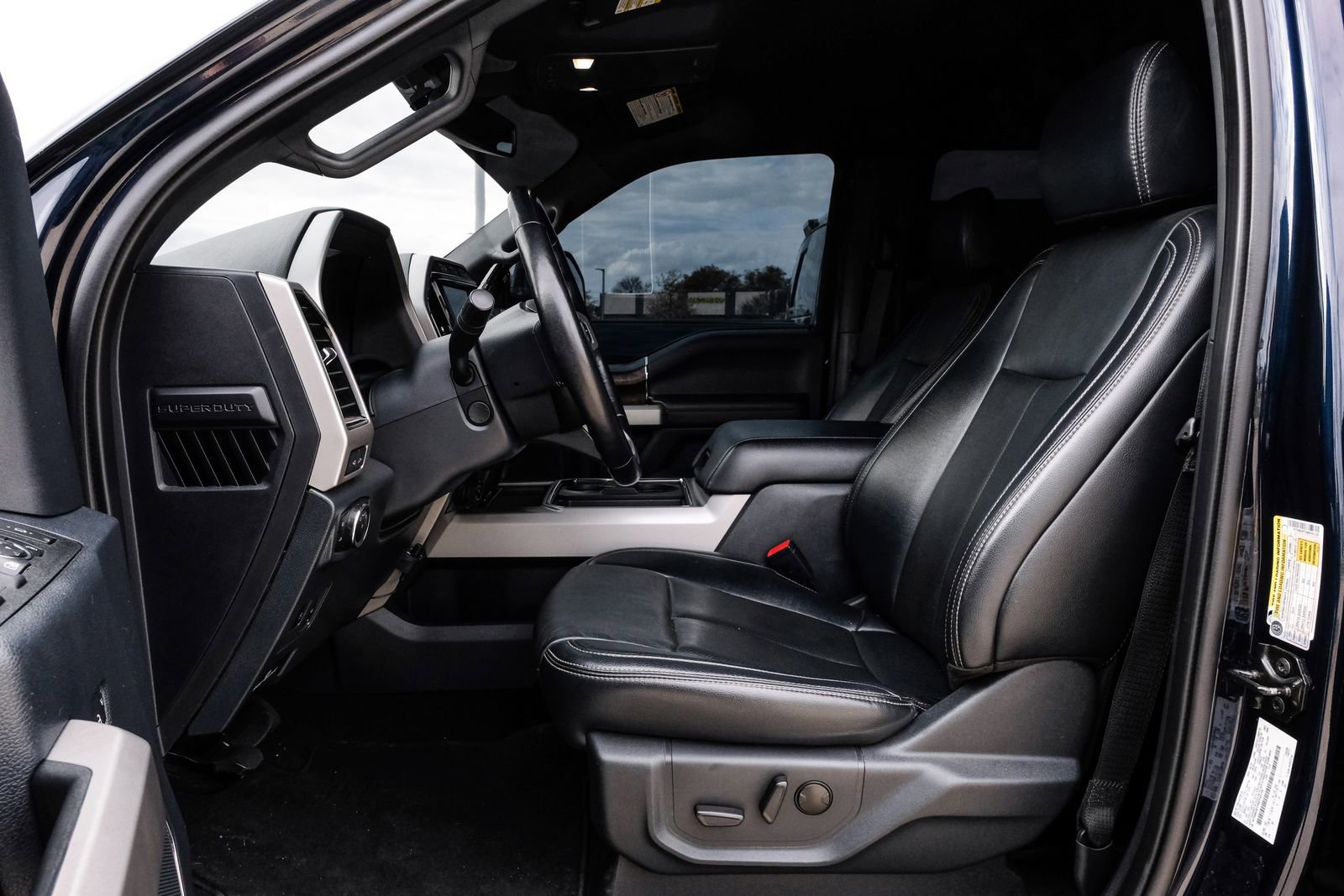 Used 2022 Ford F250 Lariat w/ Lariat Ultimate Package image 4