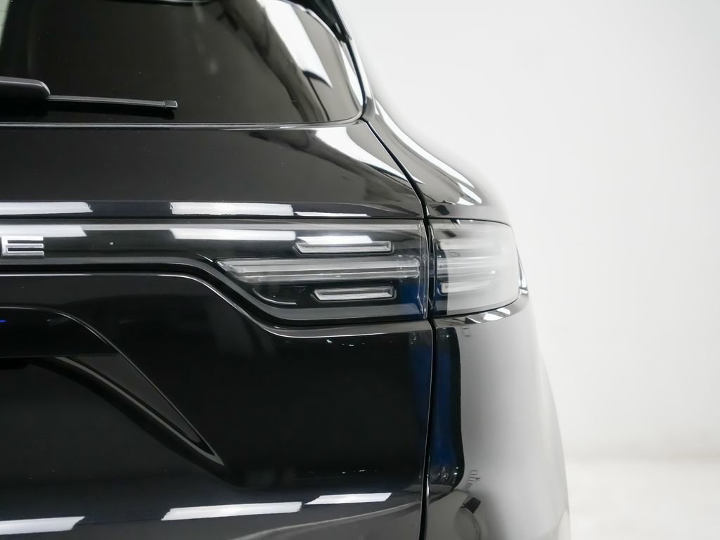Certified 2020 Porsche Cayenne Turbo AWD/4WD image 12